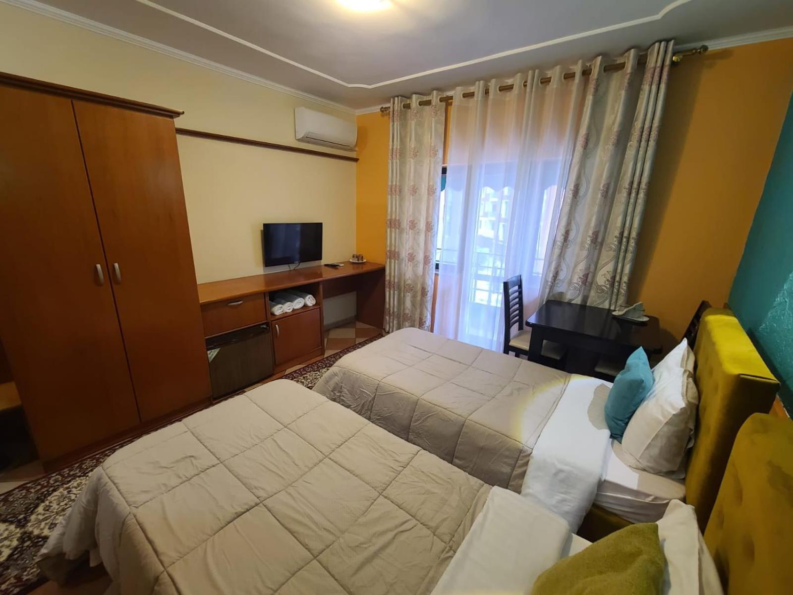 Quick Stop Hotel 地拉那 外观 照片